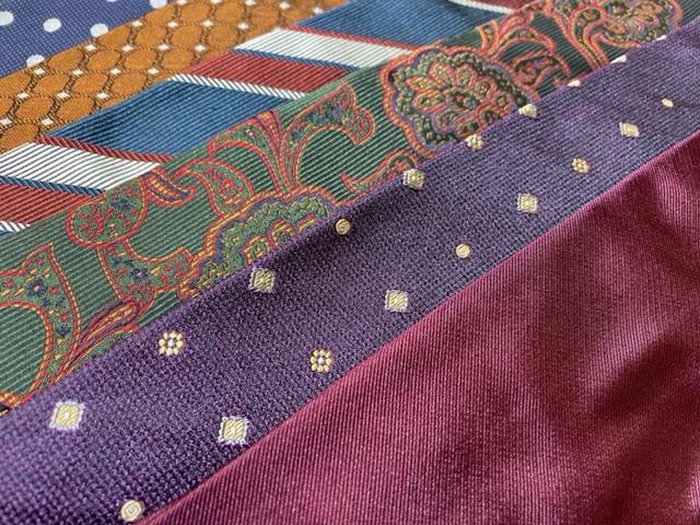 エアポッズプロ2レッド