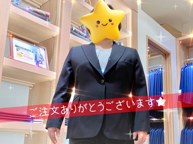 お客様のスーツが仕上がりましたよ！①🌸✨基本の黒無地スーツ/レディースで気になるベントの選択とか
