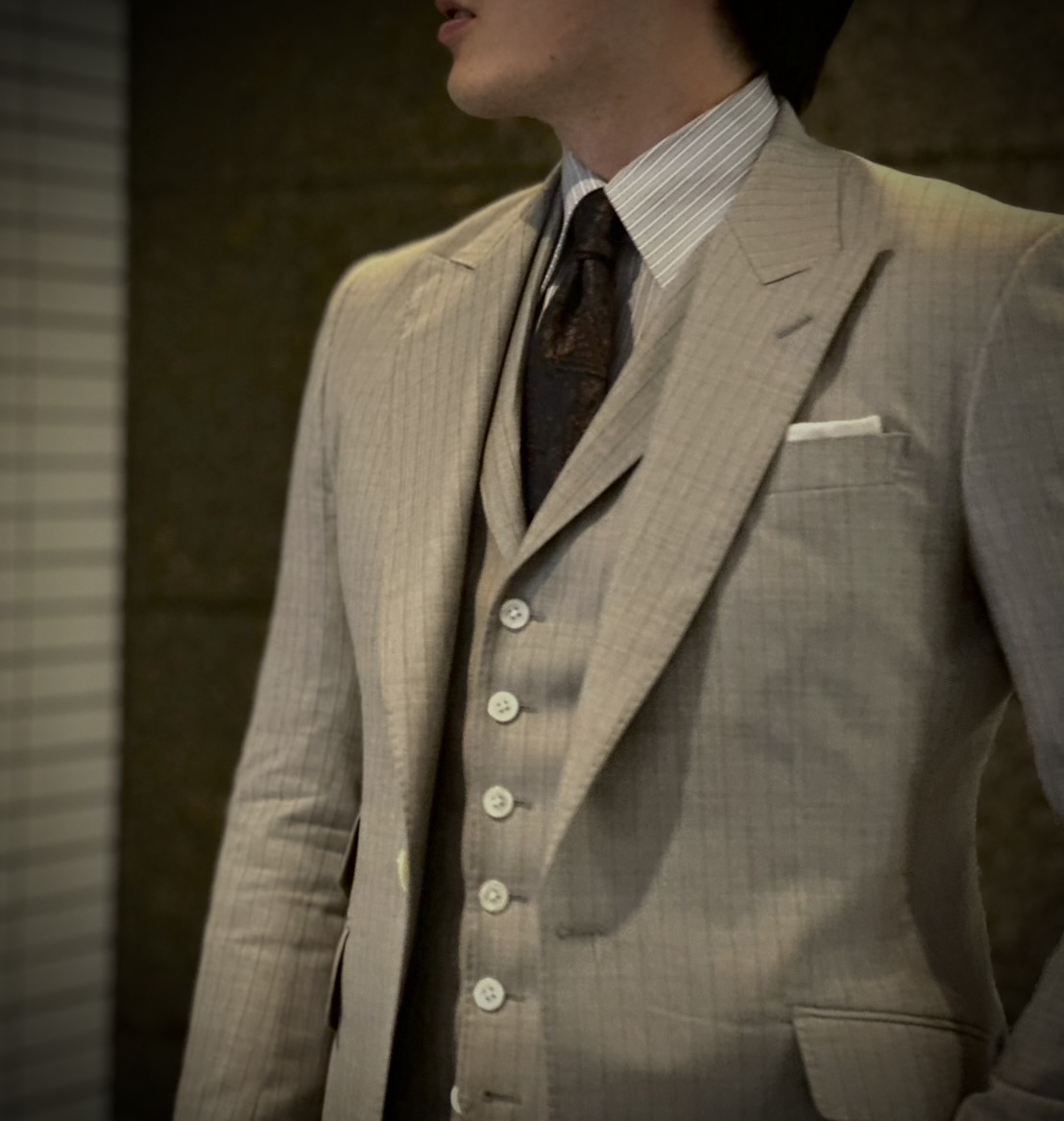 TALLIA DI DELFINO　Beige stripe three-piece style