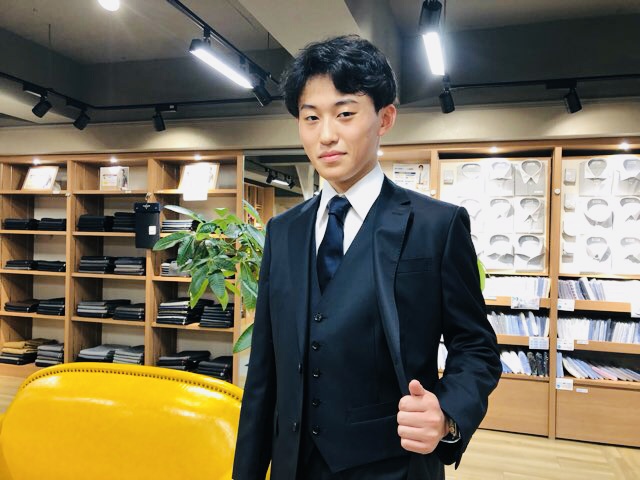 フレッシャーズイケメンのO.T様カノニコスーツありがとうございました。