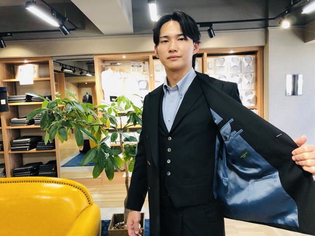 S.H様のHundred Collection ブラックデザインスーツ出来上がりました。　