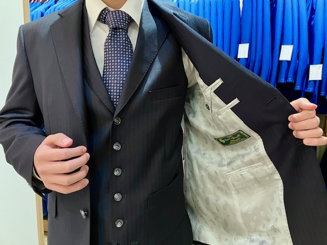 成人式のスーツ承っております！