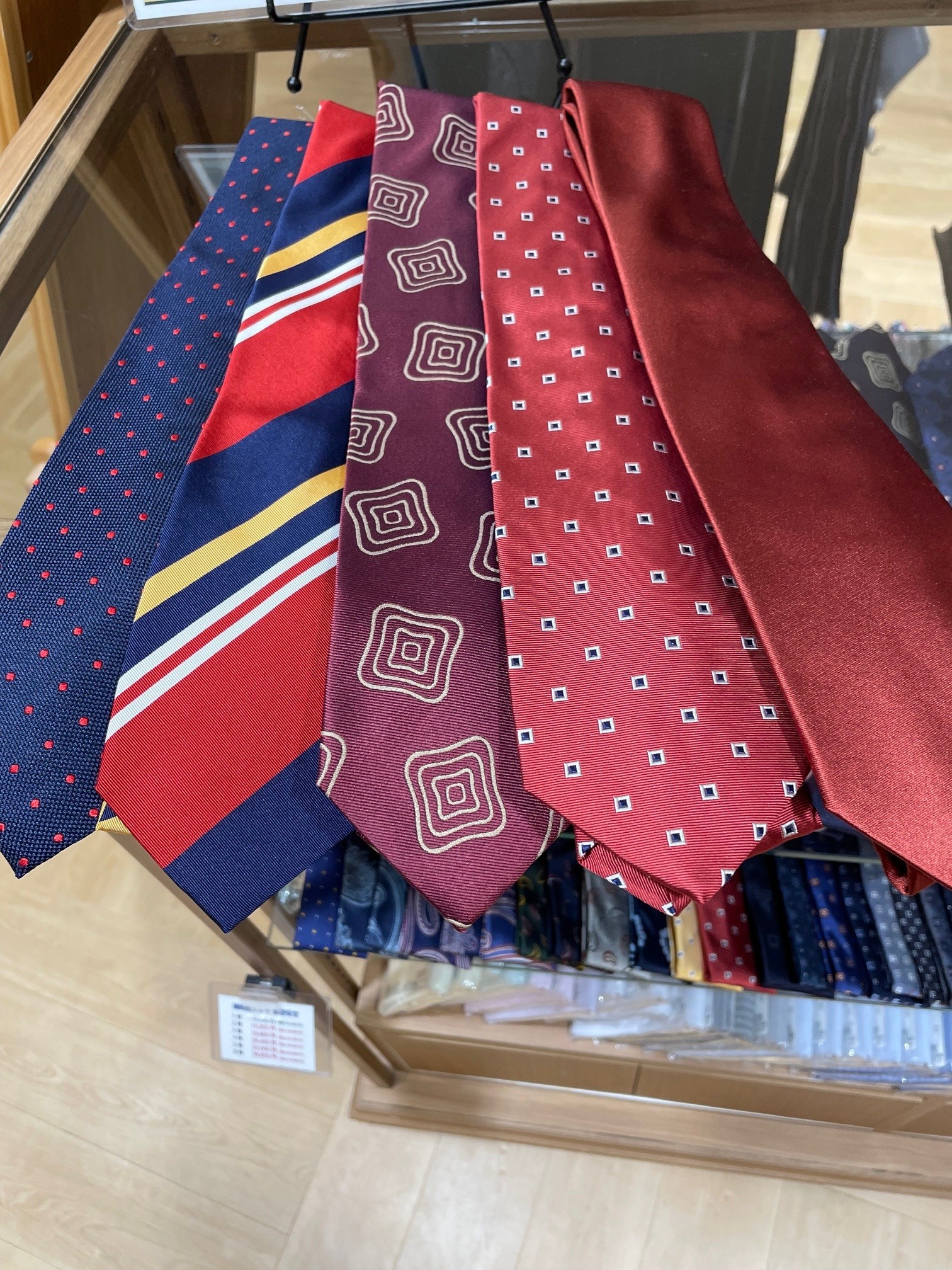 クリスマスにはネクタイをして出かけましょう