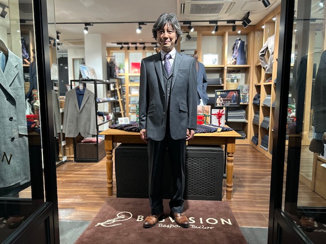 こだわりが詰まったスリーピースーツ