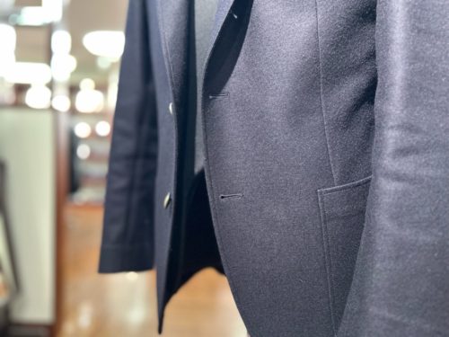 寒い時には暖かい服を着る