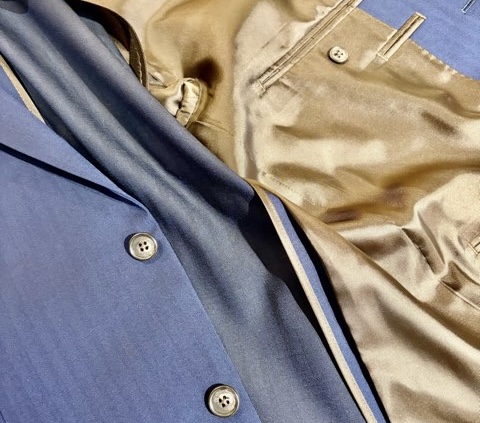 U.S様　綺麗な青色スーツ完成しました。