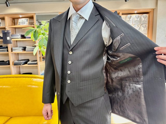 カクテルスーツが大変お似合いなU様