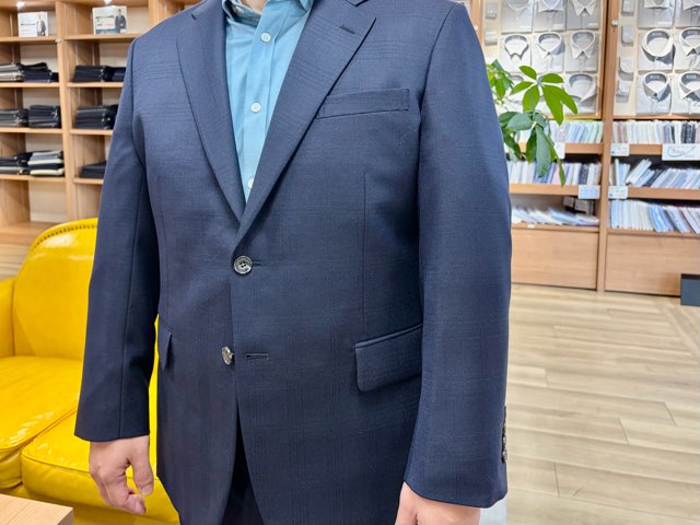 Ｓ様  HUNDRED COLLECTION スーツ大変お似合いです。