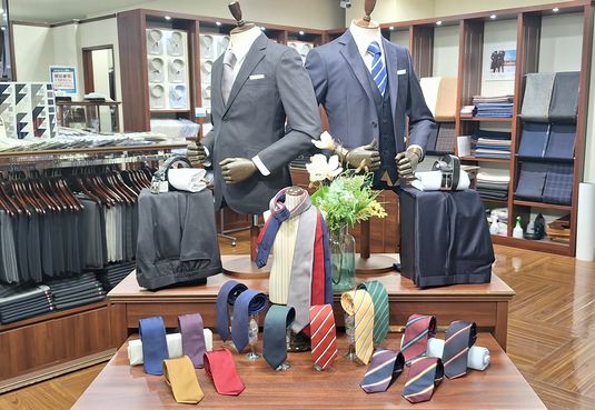 新柄春物のネクタイ入荷