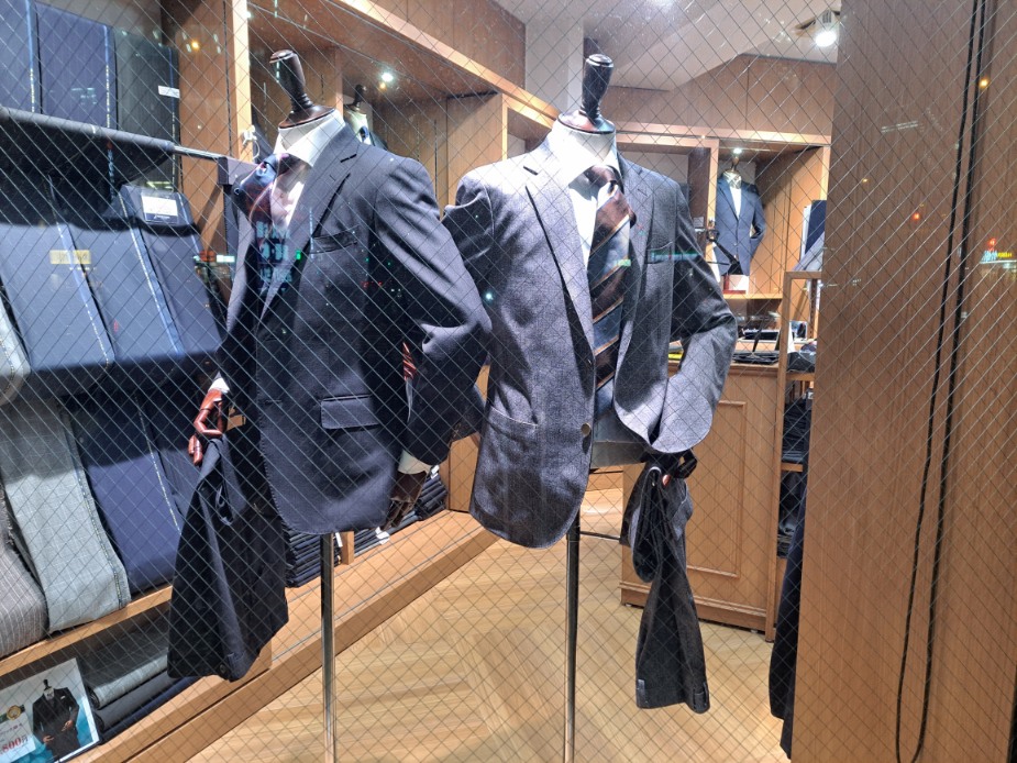 ウインドウ着せ変えて頂きました。