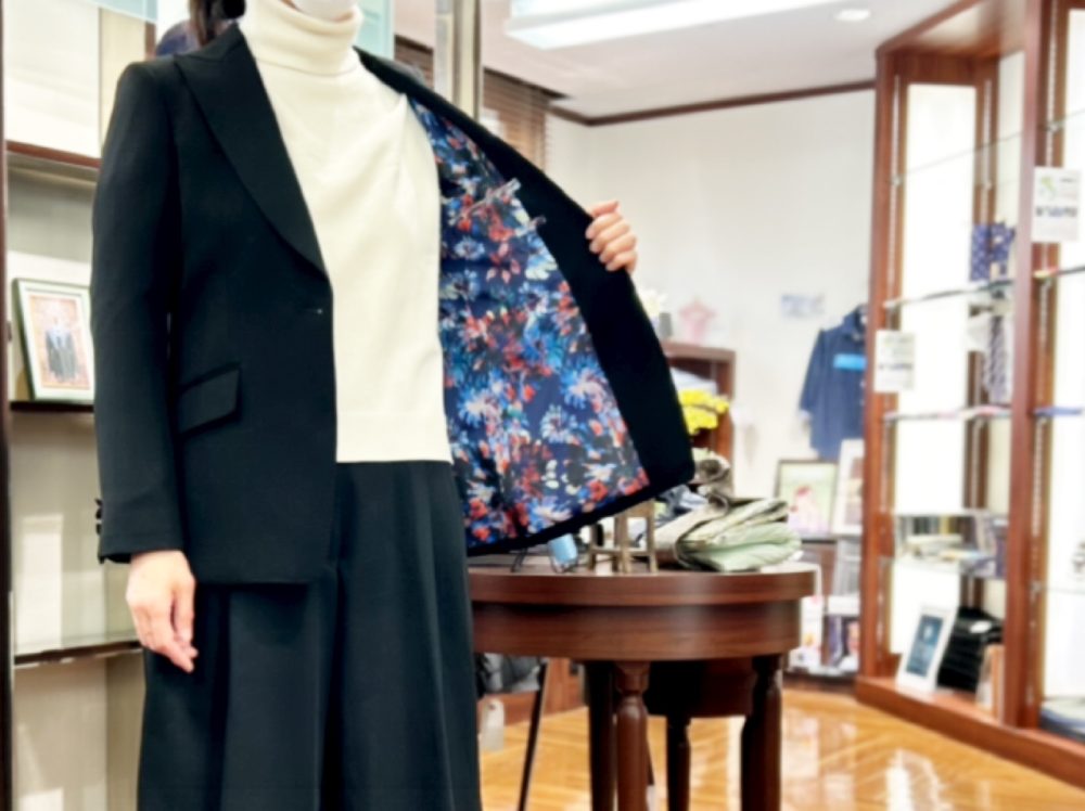 ジャケパンのジャケットには大柄裏地