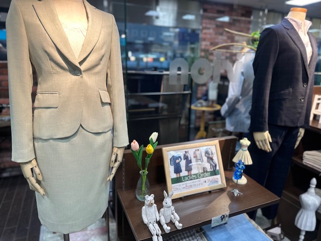 レディーススーツ☆決算セール