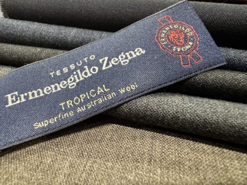 春～秋のスーツをお探しの方　お見逃しなく☆