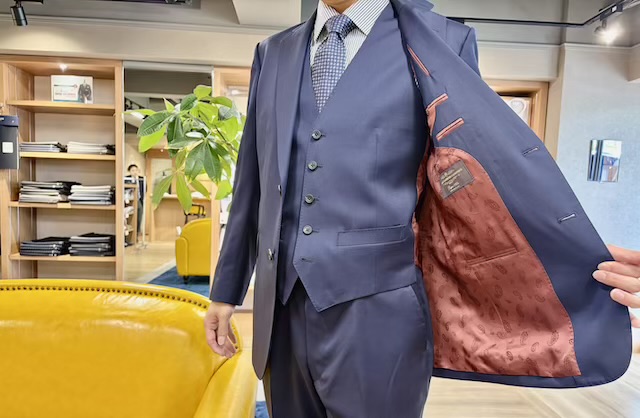 カノニコ　ネイビースーツがお似合いな　M.J様　ありがとうございました。