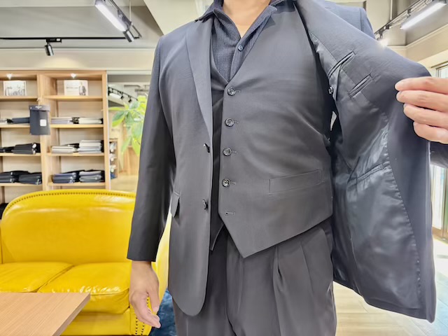 イケメンビジネスマン　K様　機能性素材スリーピースありがとうございました。