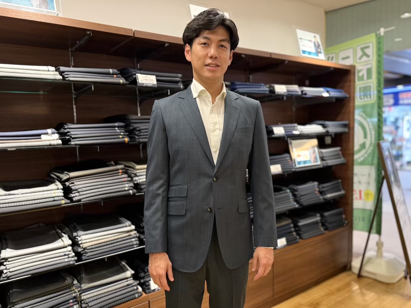 『グリーンカラーでお仕事用スーツ』お客様の仕上がり