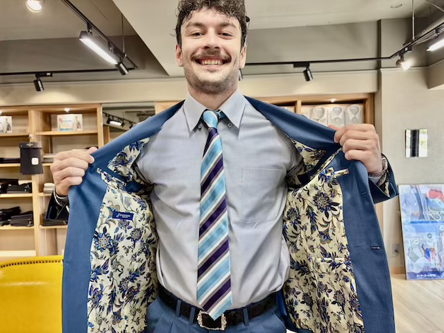 インバウンドのお客様　E様　スーツ出来上がりました。
